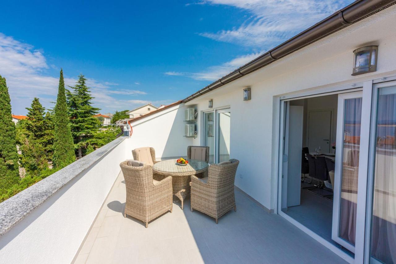 Apartments Cvetkovic Crikvenica Bagian luar foto